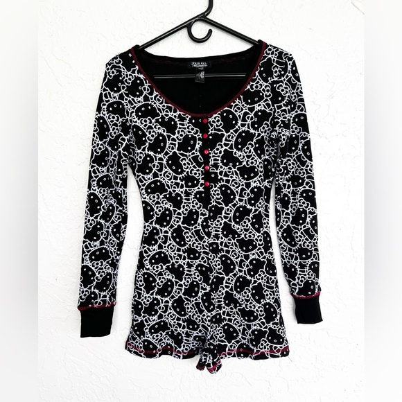 Dolls Kill Hello Kitty Black Waffle Romper Womens Size Medium - Picture 1 of 6